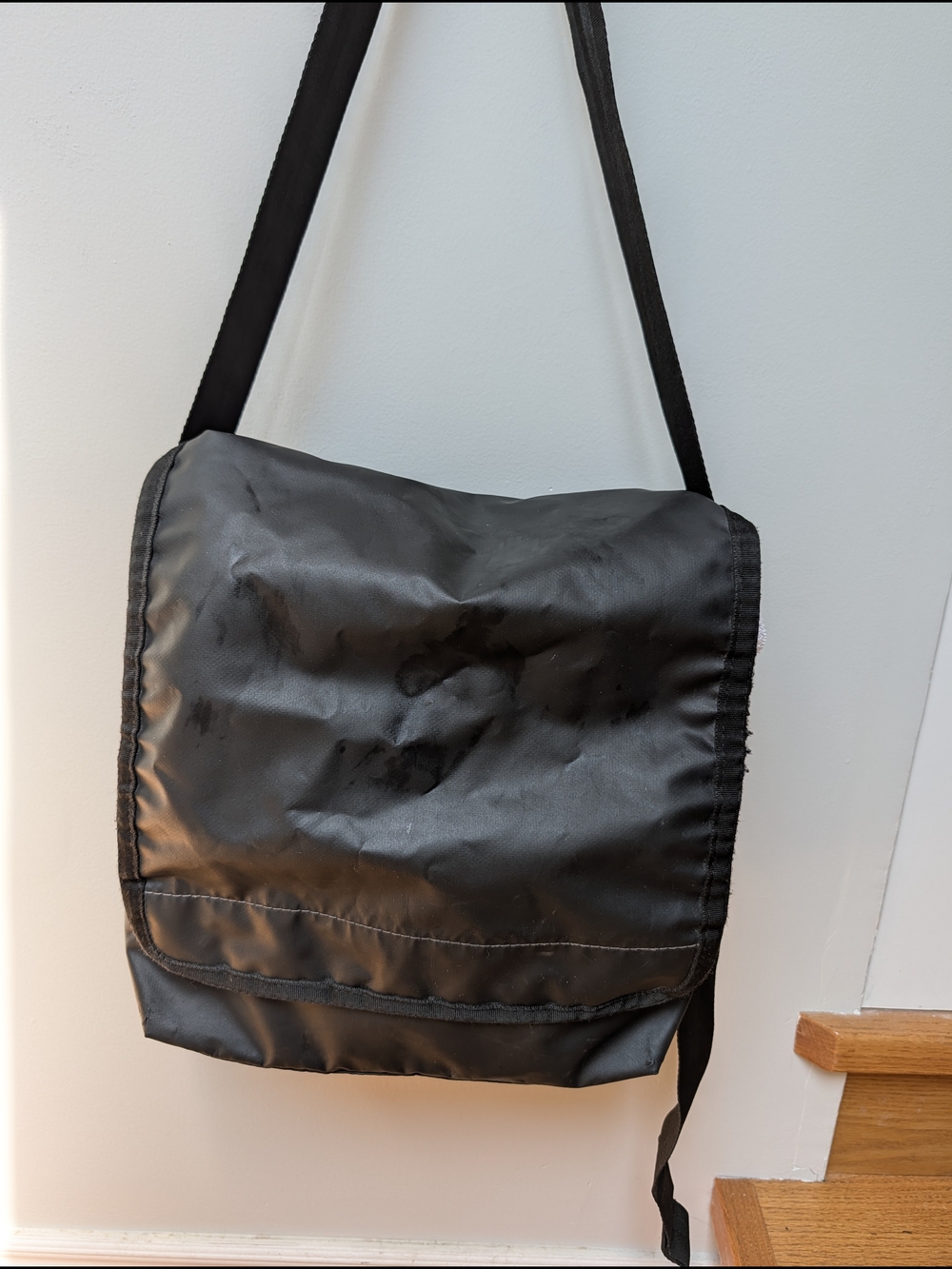 Vintage GAP Y2K 2004 Waterproof Messenger Bag Black Rubberized Laptop Crossbody